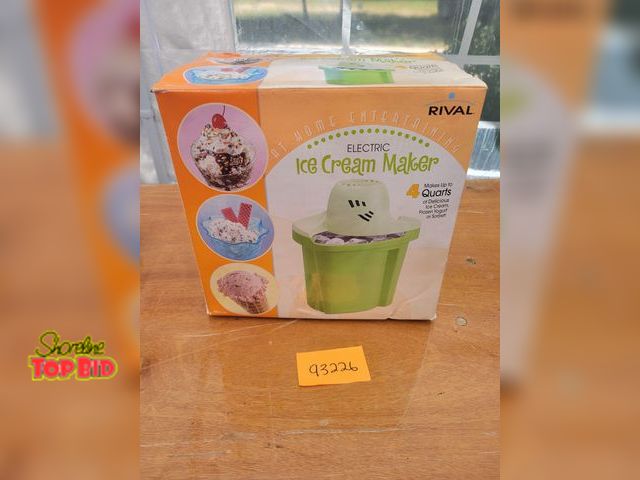 Lot 59-93226 - Electric Ice Cream Maker