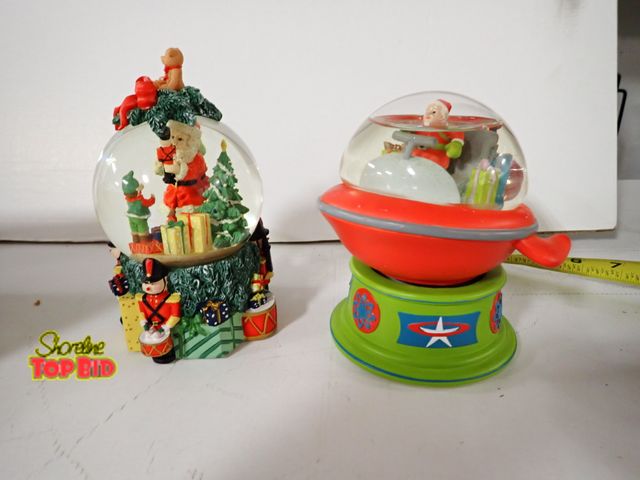 Lot 59-43123 - 2 Snow Globes "Super Sonic Santa"