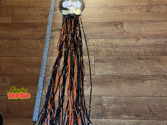 Lot 59-33510 - VINTAGE HALLOWEEN CAT-cardboard with streamers