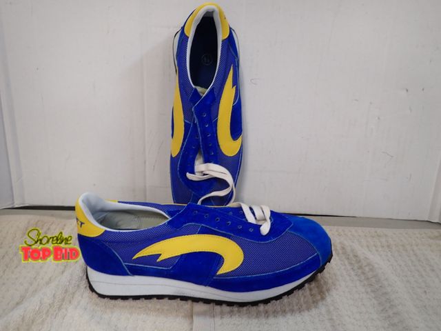 Lot 59-45174 - New Old Stock Econo-Jet Sneakers Vintage from the 1970s, Size 8 1/2 with Original Box