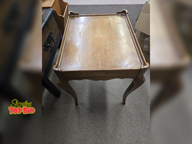 Lot 59-76034 - Vintage end table 26 in long 21 in wide and 24 in tall