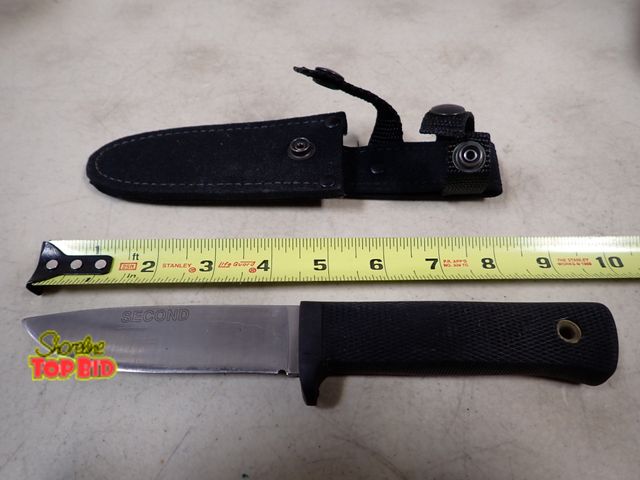 Lot 59-41290 - Carbon V Cold Steel Hunting Knife