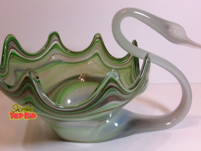 Lot 59-74576 - Beautiful Vintage Swirl Glass Sooner Hand Blown Swan, Mid Century Modern. Measures 12"X8".