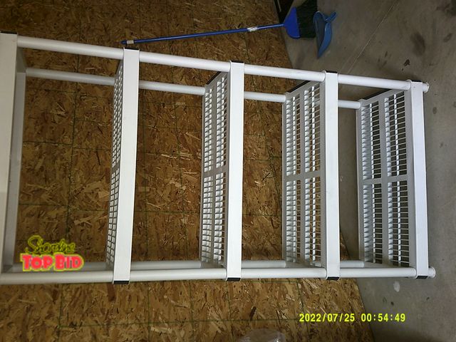 Lot 59-86012 - Good Five shelf unit