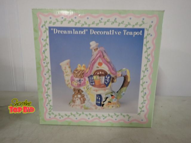 Lot 59-33526 - Dreamland Decorative Teapot