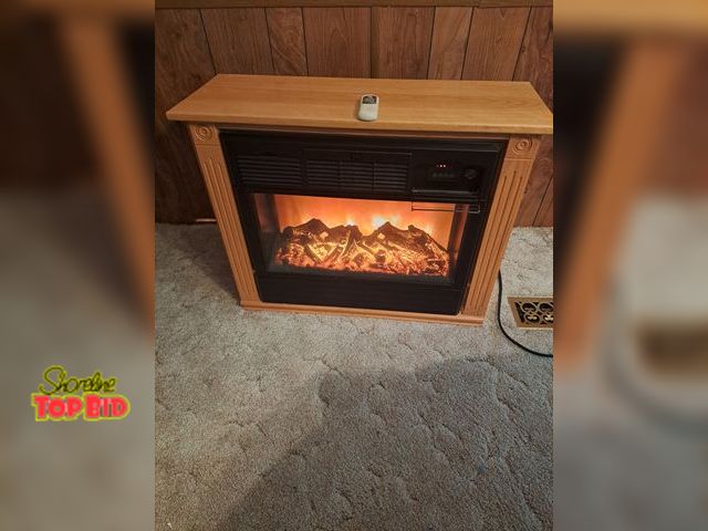 Lot 59-76051 - OFFSITE-Amish heater..no scratches..like new..works great..24 1/2" tall x 32" wide x 11 1/2" deep