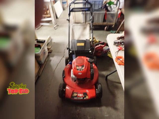 Lot 59-96068 - Toro Self-Propelled Snow Blower 22" Recycler Personal Pace Self-Propelled System, Like New