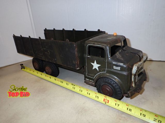 Lot 59-41232 - Marx 1950s Lumar U.S. Army Pressed Steel &amp; Tin Litho Transport Truck 18" long