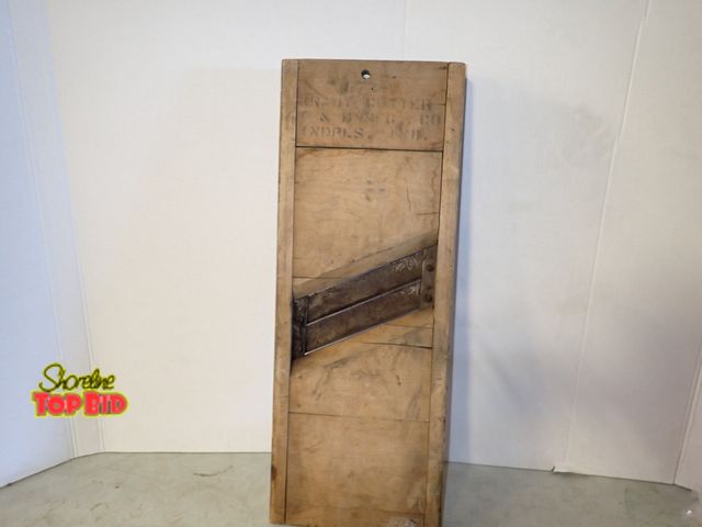 Lot 59-50074 - Antique Wooden T &amp; D Manufacturing Company Kraut Cutter from Indianapolis, Metal Blades