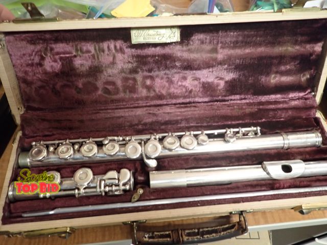 Lot 59-41453 - W.T. Armstrong Elkhart Flute with Case, Vintage