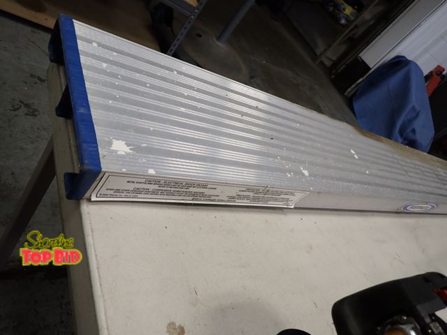 Lot 59-20157 - 6-ft. Aluminum Ladder Pick