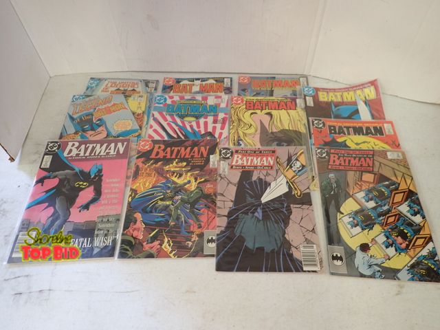 Lot 59-51049 - 12 Batman DC Comic Books, Vintage