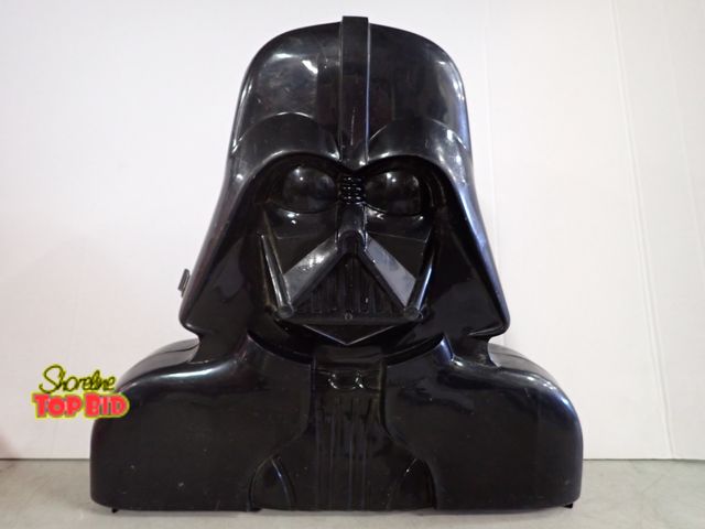 Lot 59-58015 - Vintage 1980 Kenner Star Wars Darth Vader Figure Collector Case holds and organizes Star Wars Action...