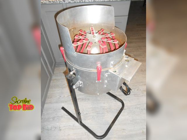 Lot 59-74279 - Twisted Trimmer Elite Commercial Hydroponics Leaf Bud Weed Marijuana Trimmer - Fully Functional