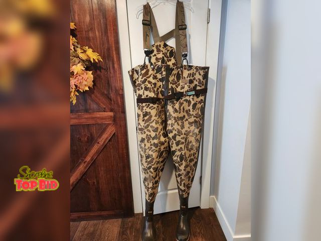 Lot 59-97002 - 1 Cabela's Waders Size 11, Elastic straps, bib folds down if desired, steel shank, made in USA.