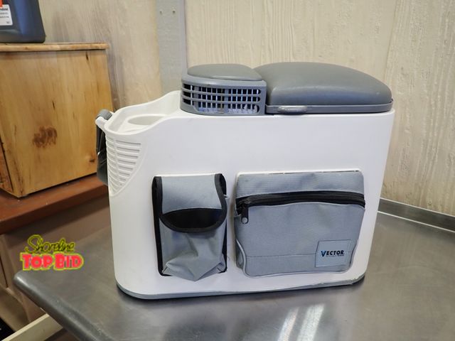 Lot 59-13003 - Vector Thermoelectric Travel Cooler/Warmer Console Portable, Working