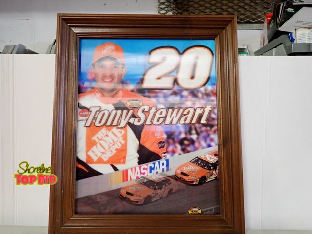 Lot 59-33399 - 3D Holographic/Lenticular 23" x 19" Nascar Driver Tony Stewart and his #20 Home Depot Car