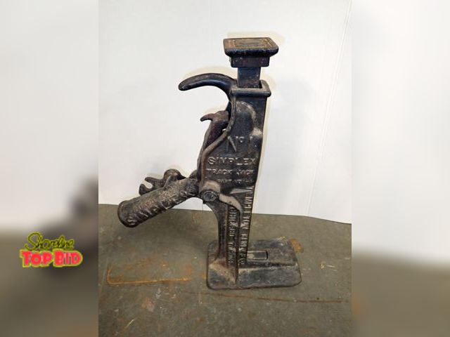 Lot 59-14427 - Ca. 1910 Simplex No. 1 Railroad Track Jack 10-Ton Capacity 25" tall, Working