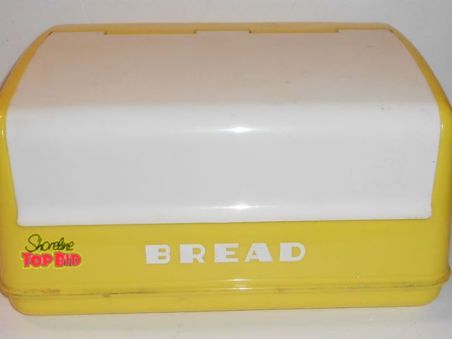 Lot 59-74260 - Vintage Lustro Ware Bread Box Yellow White Plastic Mid Century VTG USA Made B-20 MCM