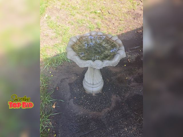 Lot 59-76059 - OFF SIGHT..cement bird bath..27 1/2" tall x 22" wide