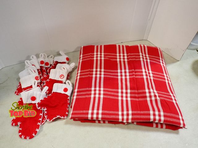 Lot 59-41486 - 10 foot rectangle Holiday tablecloth with 12 mitten holder's for utensils