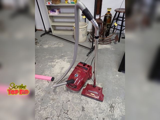 Lot 59-42091 - Eureka World Vac Home Cleaning System Dual Edge Corner Kleener Automatic Carpet Height Adjustment &a...