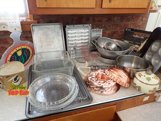 Lot 59-43570 - Bakeware Lot &amp; More - includes Pyrex Pie Plates