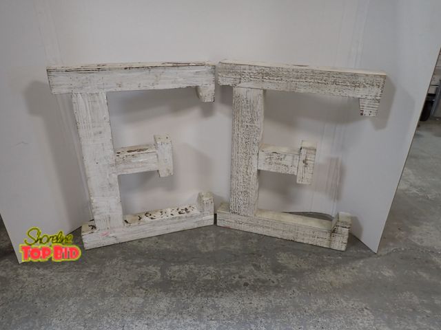 Lot 59-43574 - 2 Wood E Letters 20" x 15 1/2"