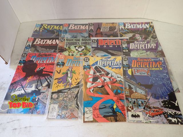 Lot 59-51046 - 12 Batman DC Comic Books, Vintage