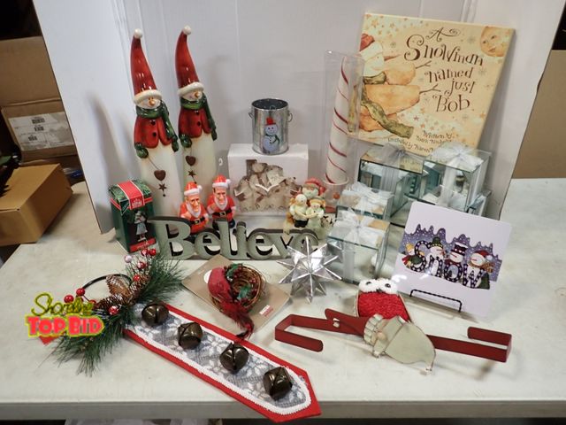 Lot 59-41546 - Holiday Decor