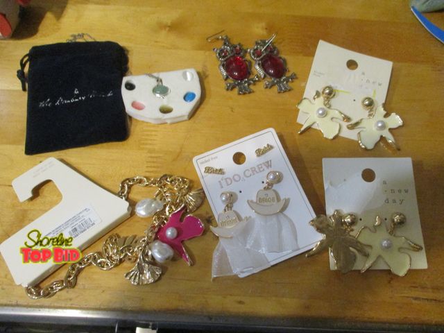 Lot 59-92052 - lot of jewelry Bride earrings, owls, Danbury Mint interchangeable +++