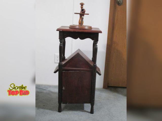 Lot 59-10098 - Vintage wood smoker's stand w/pipe carousel that holds 6 pipes..  Wood is in solid condition, has a ...