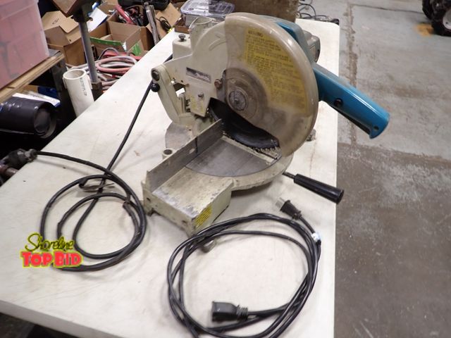 Lot 59-60222 - Makita Chop Saw with Extra Cord - Cord Damaged