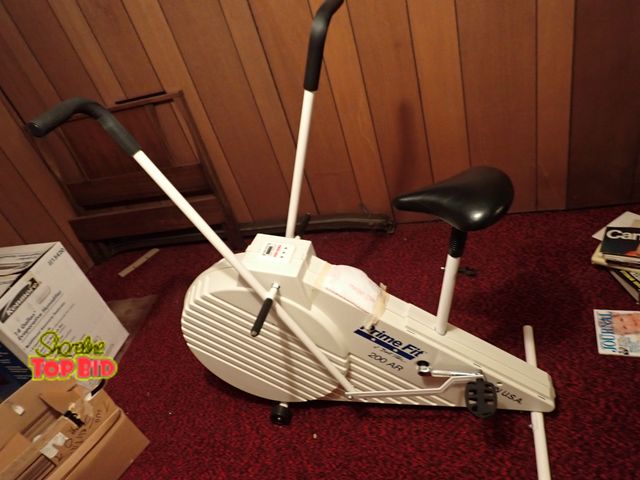 Lot 59-43135 - Prime Fit Bart Starr 200 AR Exercise Bike