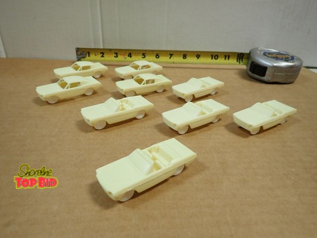 Lot 59-24118 - 9 Ford Mustangs F &amp; F Mold Co. USA