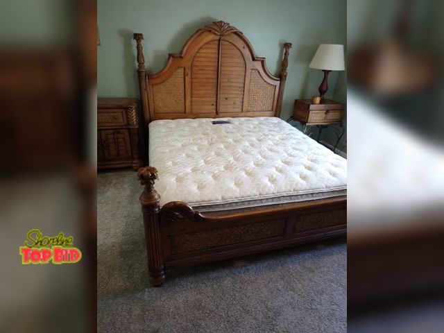 Lot 59-33650 - King Size Tommy Bahama Home "Island Estate" Round Hill Bed