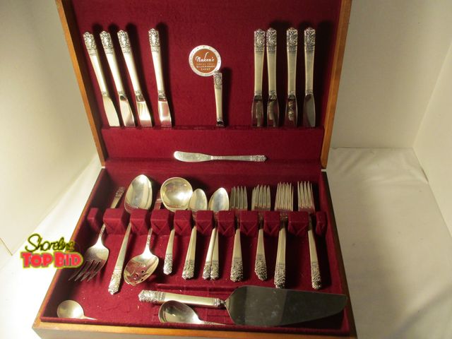 Lot 59-21232 - 43-pc Sterling Silver Flatware Oneid Community 620.09 grams Sterling Handles - Stainless Blades on K...