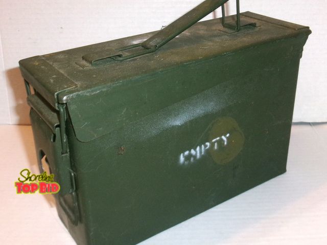 Lot 59-74504 - Vintage Collectible METAL MILITARY AMO BOX 11 x 7 x 4