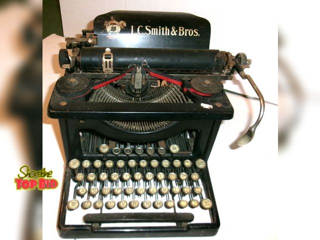 Lot 59-74511 - Vintage L.C. Smith &amp; Bros 1930's | No. 8 Manual Typewriter | Antique | USA. Appears to be in wor...