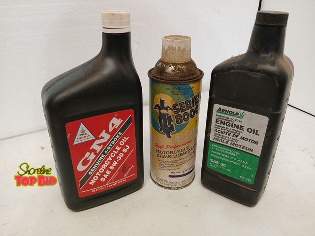 Lot 59-71023 - Motorcycle 4 stroke motor oil 1 new can feels full