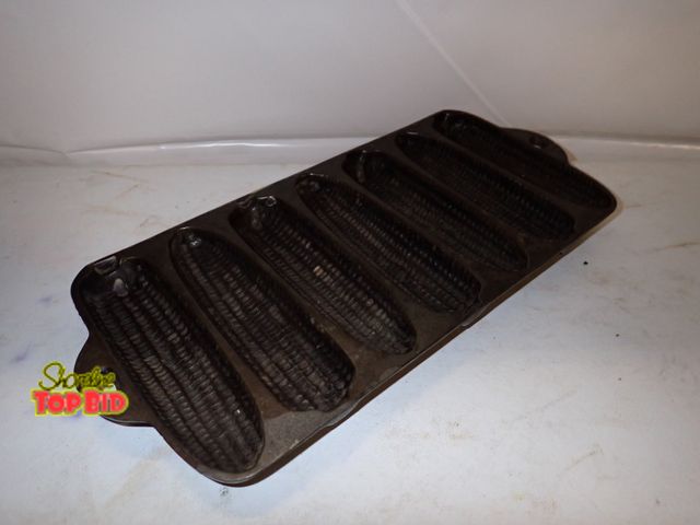 Lot 59-14473 - Ca. 1920 Cast Iron Junior Wagner Ware Krusty Korn Kobs Pan, No. 1319, Sidney Ohio, U.S.A.  D.