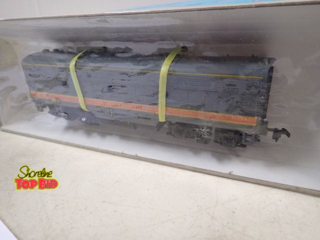 Lot 59-41767 - Athearn HO Milwaukee dummy