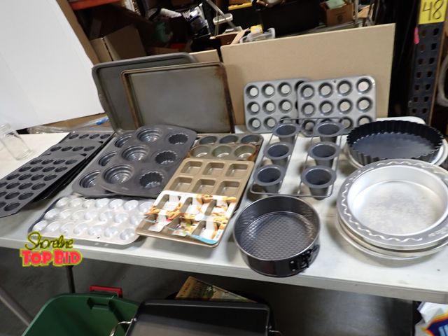 Lot 59-41595 - Bakeware Lot