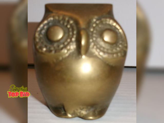 Lot 59-74473 - Vintage MCM Solid Brass Owl - measures 2.5".