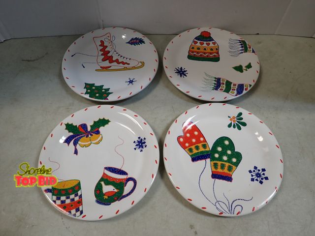 Lot 59-41528 - Crate &amp; Barrel Set of 4 Holiday Small Plates, Never Used