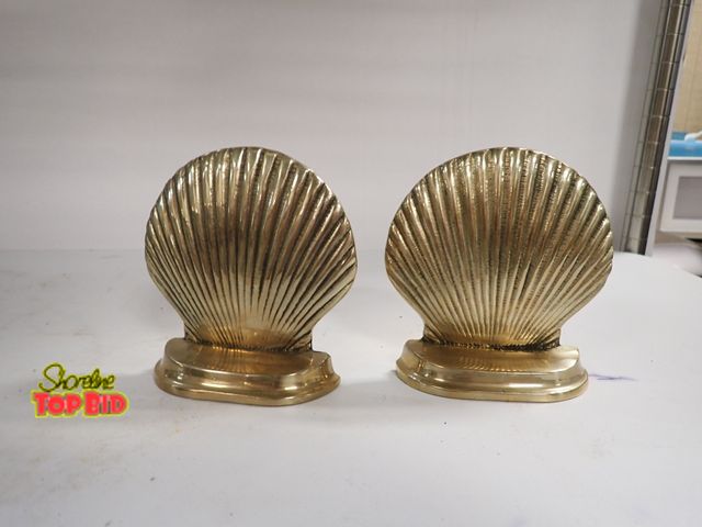 Lot 59-14350 - Mid-Century Hollywood Regency Solid Brass Nautical Clam Shell Bookends 5" x 5"