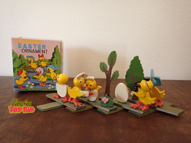 Lot 59-39787 - Vintage Easter Ornament Expanding Ducks with Original Box, Hand Carved, Hand Painted. Rare Find