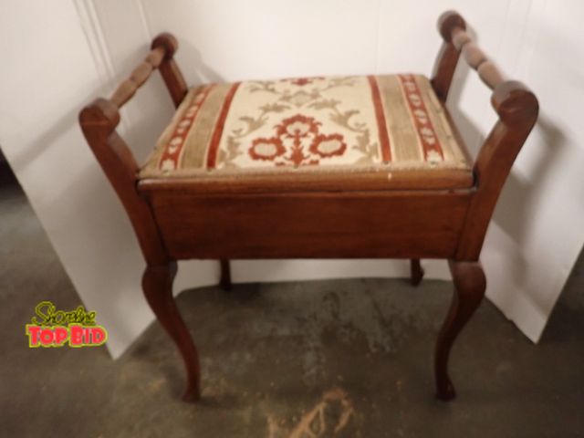 Lot 59-10047 - Early 20th Century Edwardian Upholstered Piano Stool