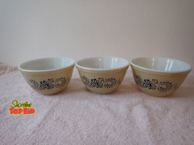 Lot 59-43547 - Vintage Homestead Mixing Bowls, 3 Small