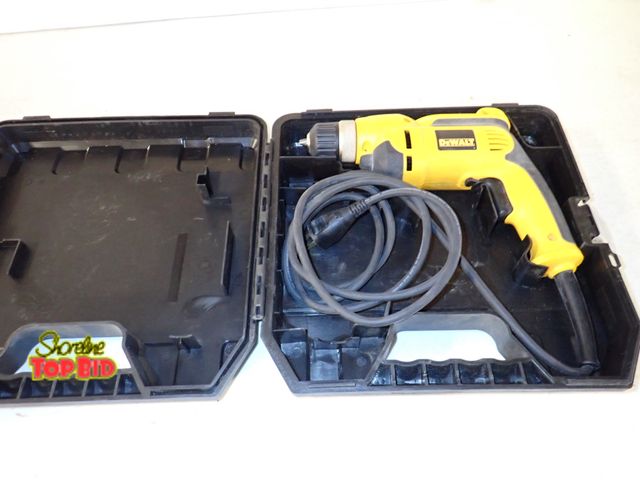 Lot 59-60049 - DeWalt DWD1108-Amp Corded Drill Keyless Chuck and a Pistol Grip Design